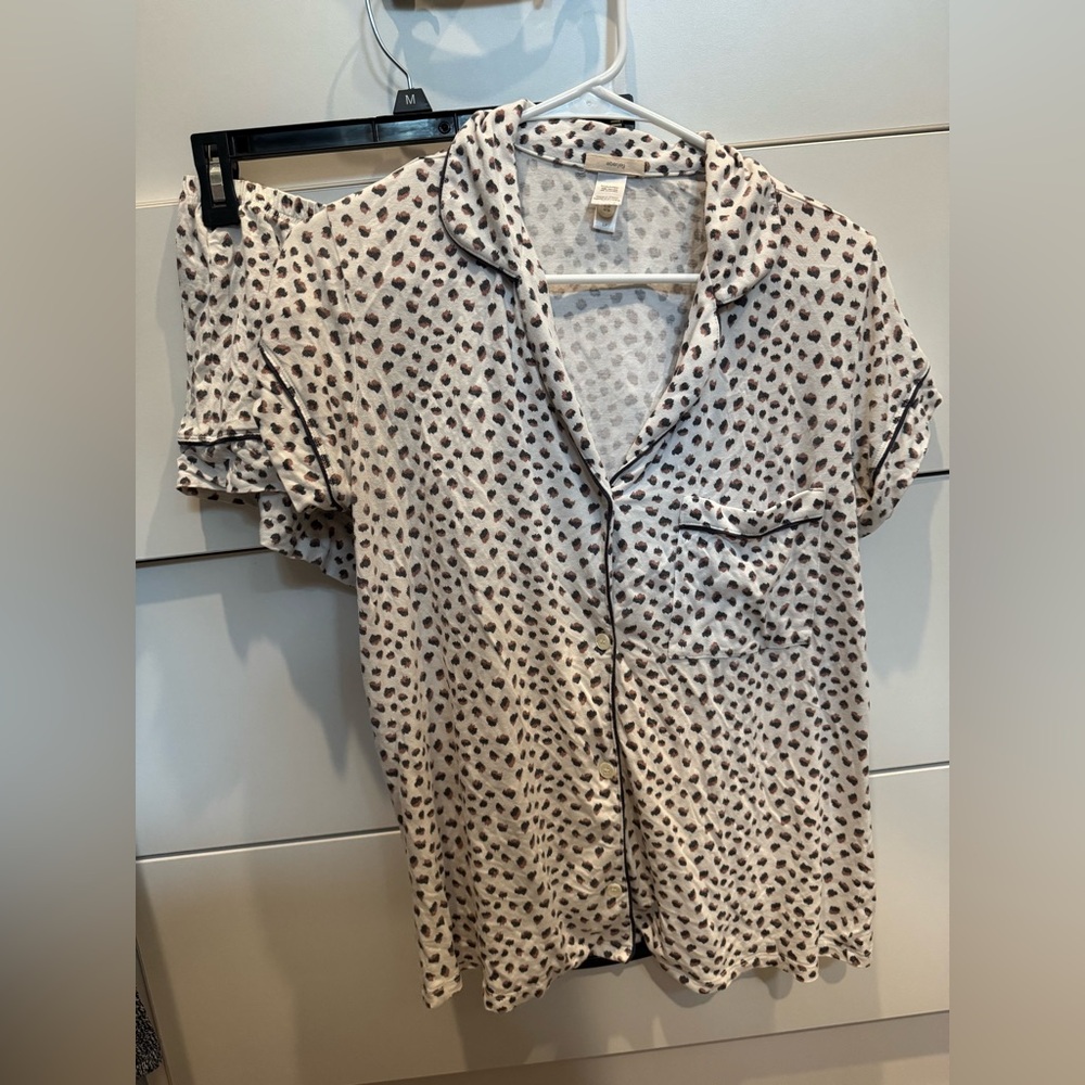 Eberjey Cream Short Sleeve Pajama Top with Black Dot Print